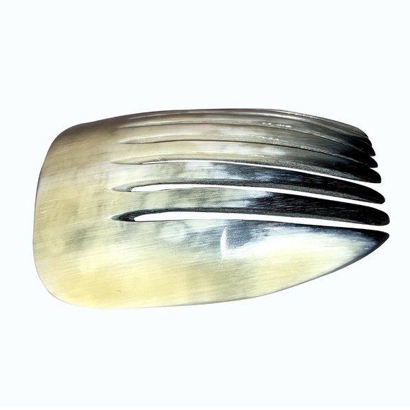 Mexican Hand Made White and Black Cow Horn Decorative Hair Comb main image 4